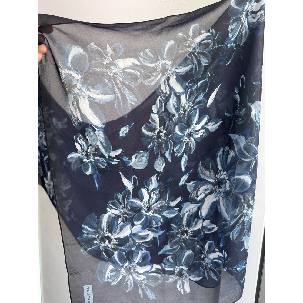 st. John Silk Scarf Wrap Blue White Floral - Picture 8 of 10